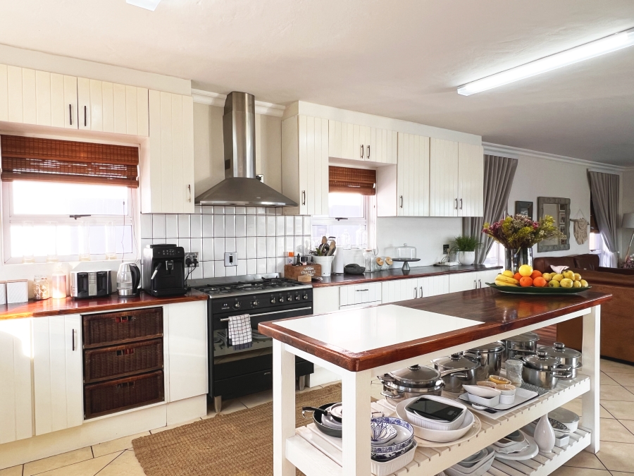 4 Bedroom Property for Sale in Calypso Beach Western Cape
